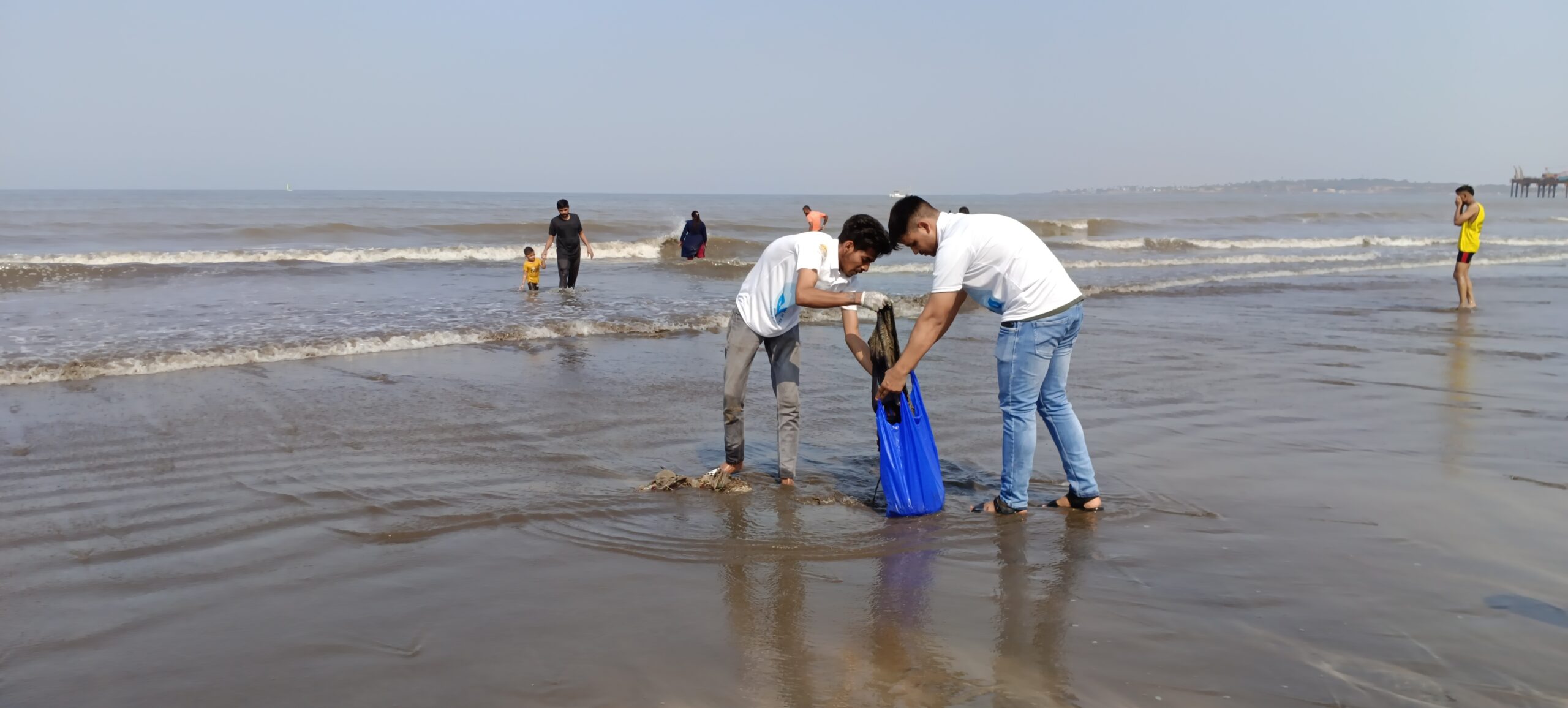 Volunteers working together